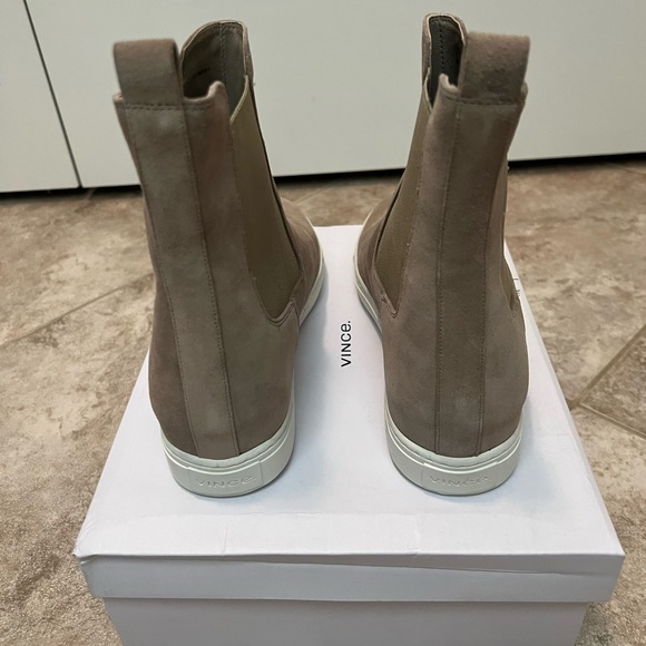 ⚡️NIB⚡️Vince High Top Sneakers - Picture 8 of 10